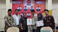 Pelari 77 KM Dianugerahi Anggota PKS Kreatif & Inspiratif oleh F-PKS