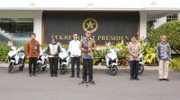 Dukung Transisi Energi Bersih, PLN Serahkan Sertifikat Energi Terbarukan untuk 5 Istana Kepresidenan