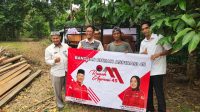 Lesty Bantu Renovasi Rumah Ambruk Milik Warga Desa Pasuruan