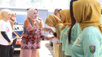 Riana Sari Lepas Kontingen Perwakilan Perwosi Lampung Ikuti Lomba Senam Kreatif Tingkat Nasional
