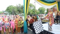 Ribuan Peserta Ikuti Parade Kebaya TP. PKK Provinsi Lampung