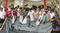 Demi Melestarikan Ikan Endemik Lokal, Gubernur Arinal Djunaidi Lakukan Penebaran 300.000 Benih Ikan Baung di Sungai Bulok Aliran Way Sekampung Pringsewu