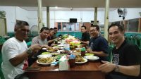 Ketum SMSI Pusat Nikmati Suguhan Gombyang Manyung Indramayu