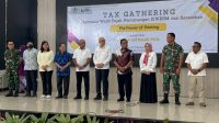 KPP Pratama Beri Reward Tokoh Nasional Taat Pajak