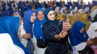 Diserbu Ibu – Ibu, Putri Zulkifli Hasan Justru Senang