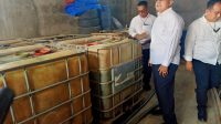Polda Gerebek Gudang Pengoplos Minyak Mentah Diduga Milik Oknum Anggota Polri