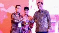 Wakili Mendagri, Dirjen Bina Keuangan Daerah Fatoni Terima Penghargaan Digital Government Award 2023
