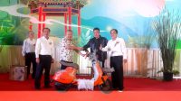 Hadiri Perayaan Qing Ming 2023, Bacalon DPD RI Benny Uzer Serahkan Bantuan Motor