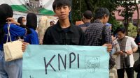KNPI – RPL Bagi-Bagi Nasi Kotak Gratis di Unila