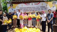 Gubernur Salurkan Bansos 100 Paket Sembako Kepada Masyarakat Tidak Mampu