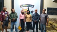 Polisi Dampingi 4 Keluarga Asal Lampung Korban Dukun Slamet Menuju Banjarnegara Jateng