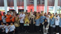 Riana Sari Lepas Kontingen LKSA dan PSAA Ikuti Rakernas dan Jambore Sumbar