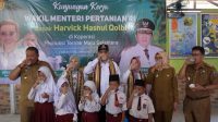 Gubernur Dampingi Wamentan Kunjungi Koperasi Produksi Ternak