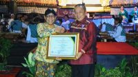 Gubernur Raih Penghargaan Menteri Desa