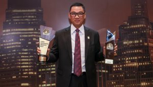 Dirut PLN Darmawan Prasodjo Kembali Dinobatkan Jadi CEO Of The Year