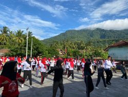 Relawan IM Ganjar dan Relawan Ganjar Mahfud Lampung Gelar Senam Sehat Bersama Ibu-Ibu di Desa Kunjir