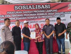 Kostiana Ajak Warga Cegah Konflik dengan Rembug Desa