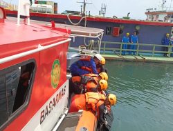 Tim SAR Gabungan Evakuasi Jenazah Anonim di Dermaga Cargill Srengsem
