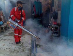 Dapat Laporan Warga, Tim Fogging Bandarlampung Bahagia Dor To Dor ke 80 Rumah di Korpri Jaya