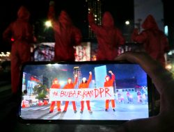 KLASIKA – Lingkaran Ketjil #BubarkanDPR