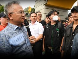 Wakil Ketua DPRD Lampung Yozi Rizal Temui Massa Aksi Damai HMI