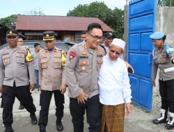 Peluk Hangat Kapolres SBB, Ustad Mohammad Assafiqih Apresiasi Perhatian Polres Untuk Para Santr