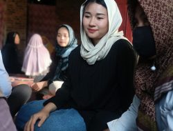 Hari Pertama Kampanye, Laras Takjiah ke Rumah Warga