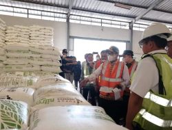 Jamin Produktivitas Pertanian, Pj. Gubernur Tinjau Ketersediaan Pupuk
