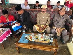 Ketut Terima Gelar Raja Putra Tauladan