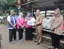 DWP Unila Berikan Bantuan Sembako untuk Korban Banjir di Bandarlampung