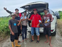 Aribun Sayunis Salurkan Bantuan Korban Banjir di Sragi