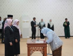 Rektor Unila Lantik 13 Pejabat Baru
