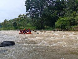 Tim SAR Lakukan Pencarian Balita Diduga Hanyut di Sungai