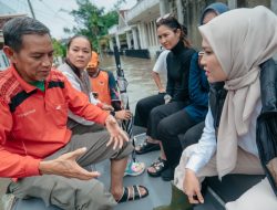 Tiga Warga Meninggal Akibat Banjir di Bandarlampung, Wulan Mirza Melayat dan Serahkan Bantuan untuk Korban