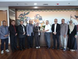 Rektor Unila Audiensi dengan Menteri Dikti Saintek Bahas Kemandirian Kampus dan Pembangunan RSPTN