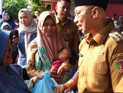 Gubernur Beri Bantuan Sembako, Kursi Roda, Hingga UEP ke Warga