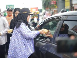 Walikota, Dandim 0410, dan Kapolresta Bandar Lampung Kompak Bagi-bagi Takjil