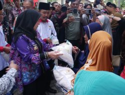 Jelang Idul Fitri, Walikota Eva Salurkan Bantuan Beras daru Baznas