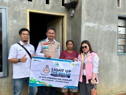 Hadirkan Cahaya Ramadhan bagi Keluarga Prasejahtera, PLN UP3 Kotabumi Sambung Listrik Gratis Lewat Program Light up the Dream