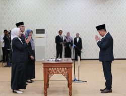 Rektor Lantik 13 Pejabat Administrator dan Pengawas Unila