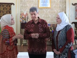 Dubes Palestina Kunjungi Dekranasda Lampung, Apresiasi Wastra dan Kerajinan Lokal