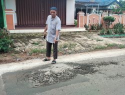 Baru Diperbaiki, Ruas Jalan Sukadana-Bumi Nabung Rusak Lagi, Warga Ramai-ramai ‘Curhat’ ke Medsos