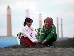PLN Nusantara Power Dukung Sedekah Oksigen di Bojonegoro, Tanam Ribuan Pohon untuk Lingkungan dan Ekonomi Berkelanjutan