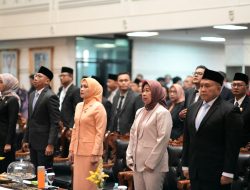 Rektor Unila Saksikan Pelantikan Sekda Lampung di Balai Keratun