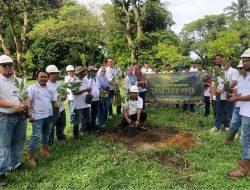 Komitmen Hijau Holding Perkebunan Nusantara: PTPN IV Regional VII Tanam 2.200 Pohon di Hari Menanam Pohon Indonesia