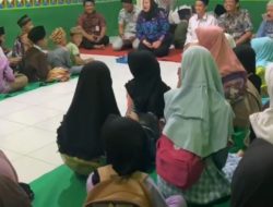 Gerakan Peduli Samsat Tanggamus Salurkan Al-Qur’an dan Iqro untuk Santri TPQ Nurul Falah
