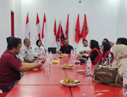 Ketua DPD PDIP Lampung Winarti Serahkan Bantuan Logistik ke Aceh