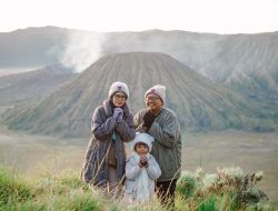 JEJAK AKHIR TAHUN DI ATAS NEGERI AWAN
