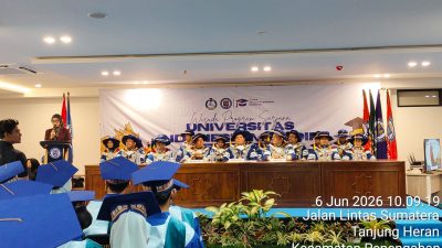 WISUDA PERDANA UIMANDIRI UKIR SEJARAH
