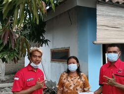 Winarti Gerakkan Kader PDIP, Bagikan Masker Hadapi Abu Anak Krakatau